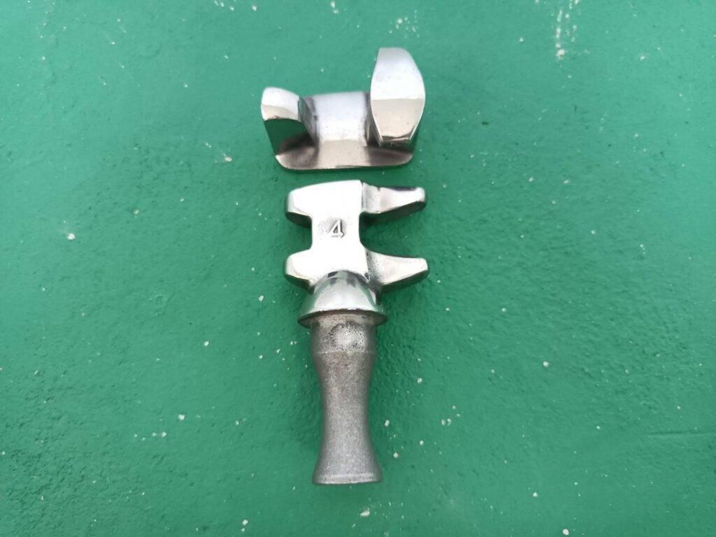 47558